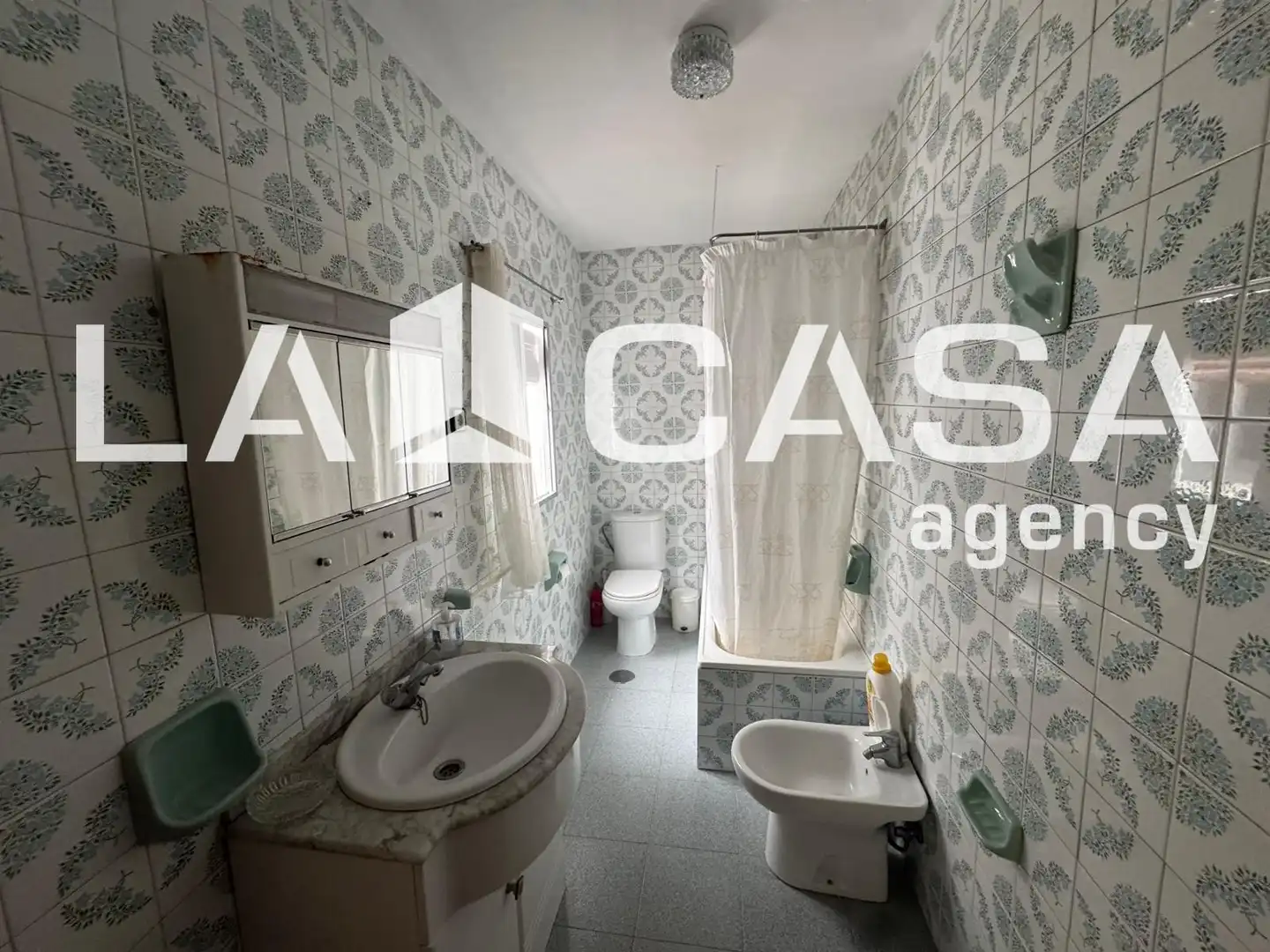 Bathroom of Houses for sale in Sevilla  with Air Conditioner and Storage room