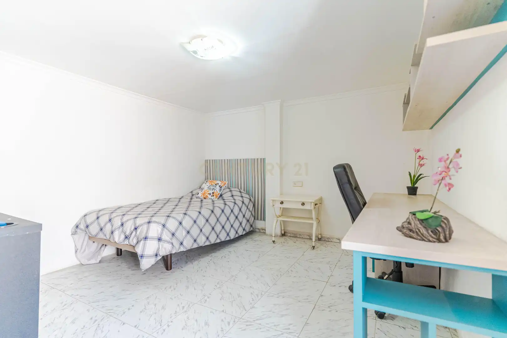 Habitación de Casa adosada en venta en La Zubia con Aire acondicionado