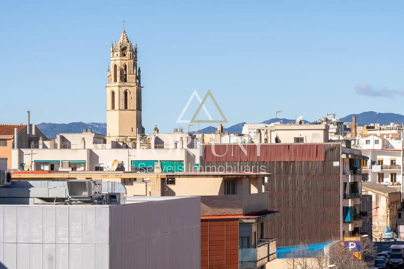Außenansicht von Dachboden zum Verkauf in Reus mit Klimaanlage, Heizung und Terrasse