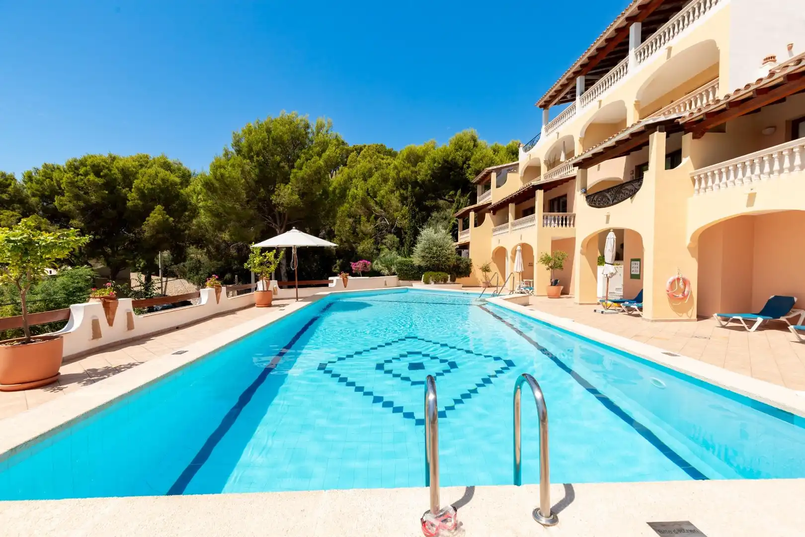 Swimming pool of Flat for sale in Calvià  with Air Conditioner, Private garden and Terrace