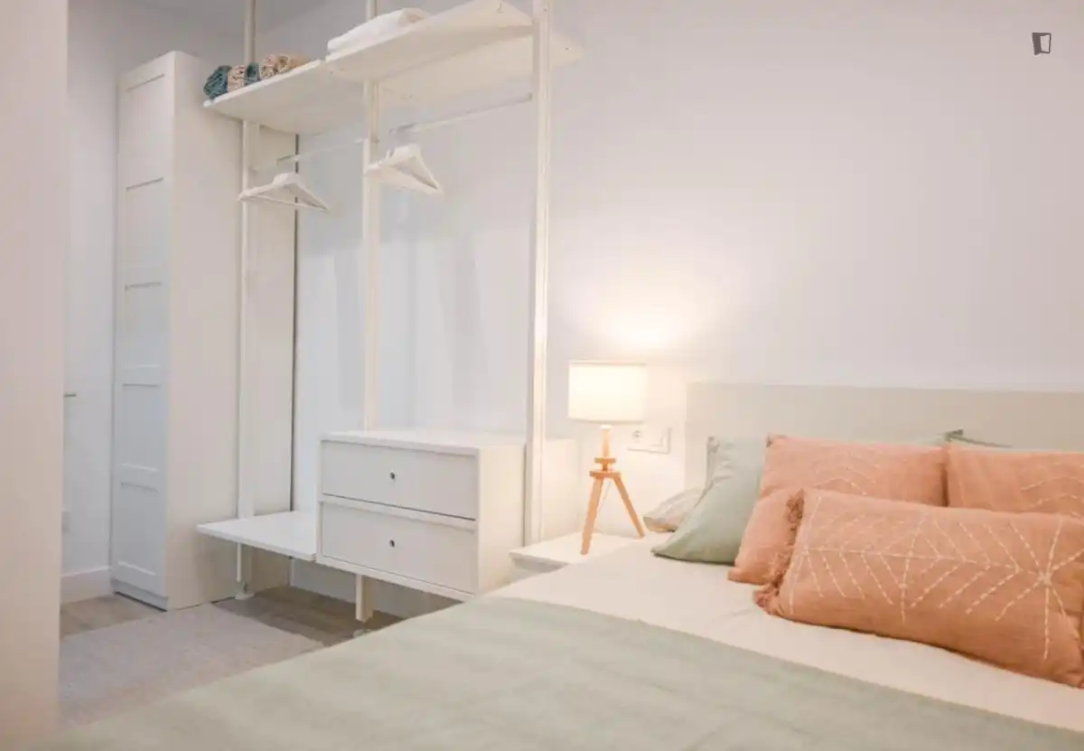 Schlafzimmer von Wohnungen zur Miete in Madrid mit Klimaanlage, Möbliert und Ofen