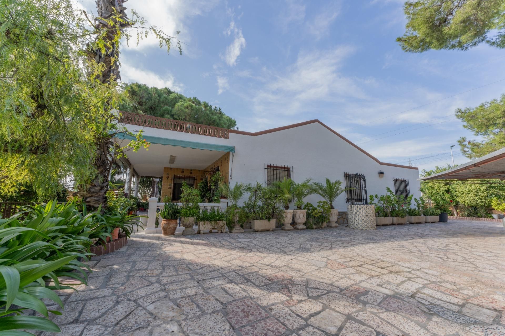 Exterior view of House or chalet for sale in Elche / Elx  with Air Conditioner, Private garden and Storage room