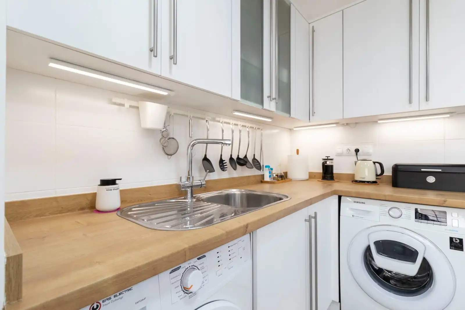 Kitchen of Flat for sale in Santa Pola  with Furnished and Community pool