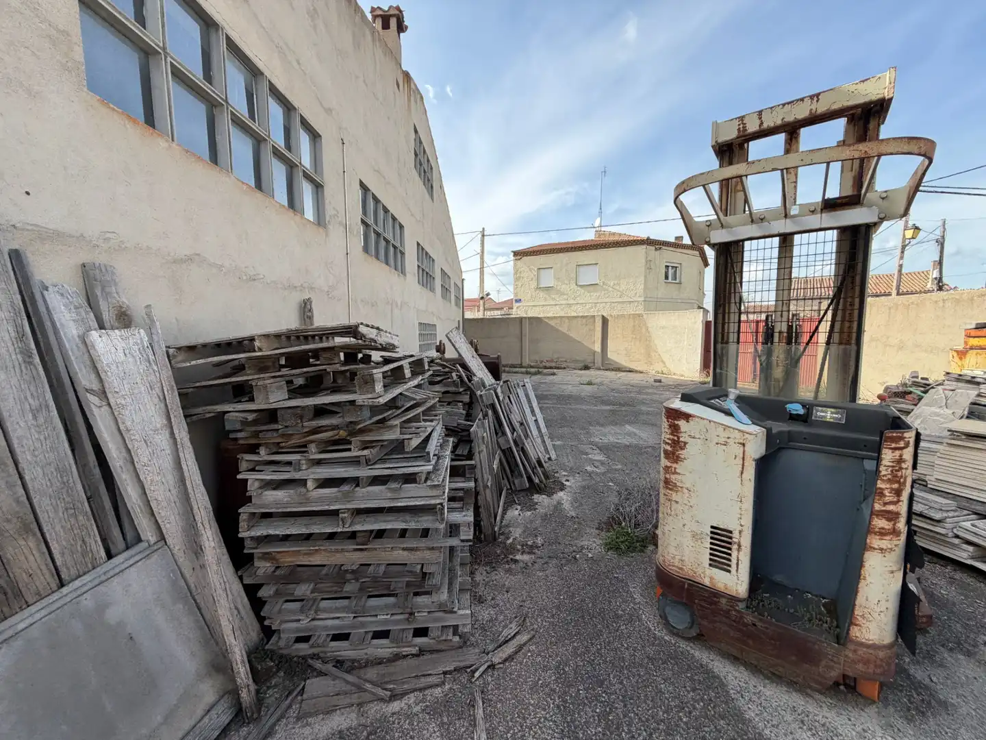 Vista exterior de Nave industrial en venta en Ávila