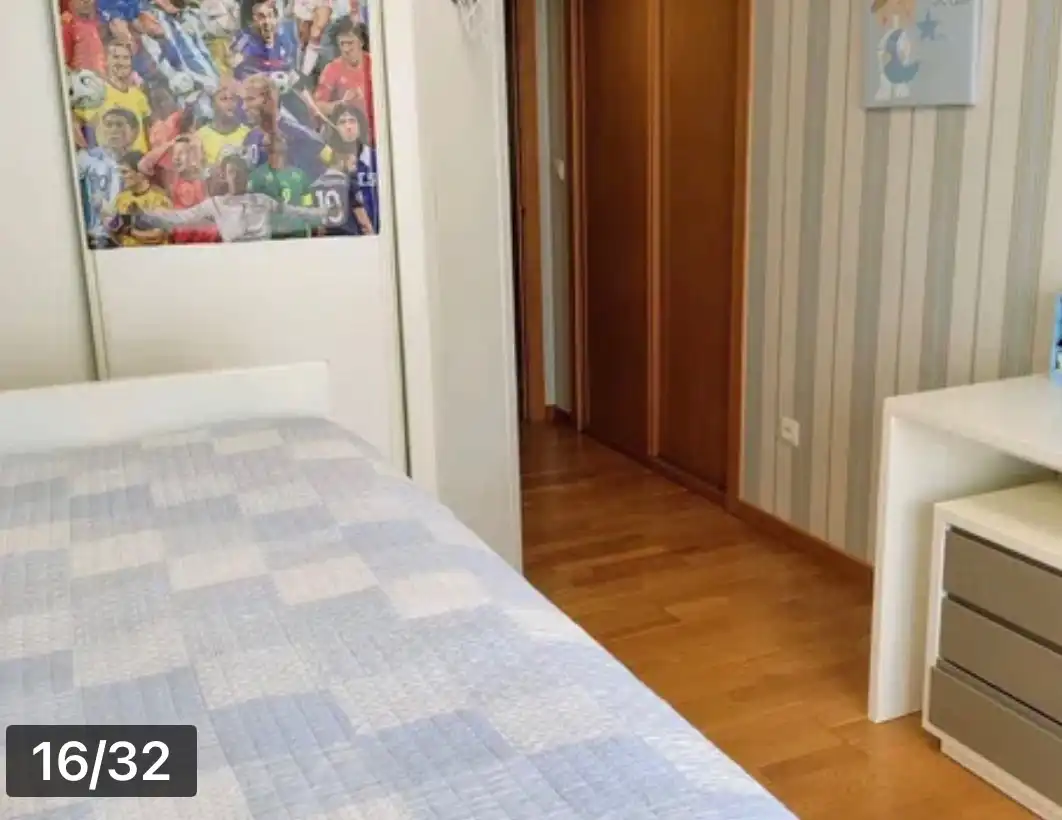 Dormitori de Pis en venda en Pontevedra Capital  amb Traster, Moblat i Piscina comunitària