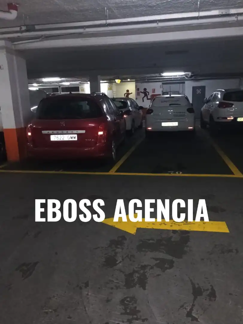 Parking de Garaje en venta en Barcelona con Alarma