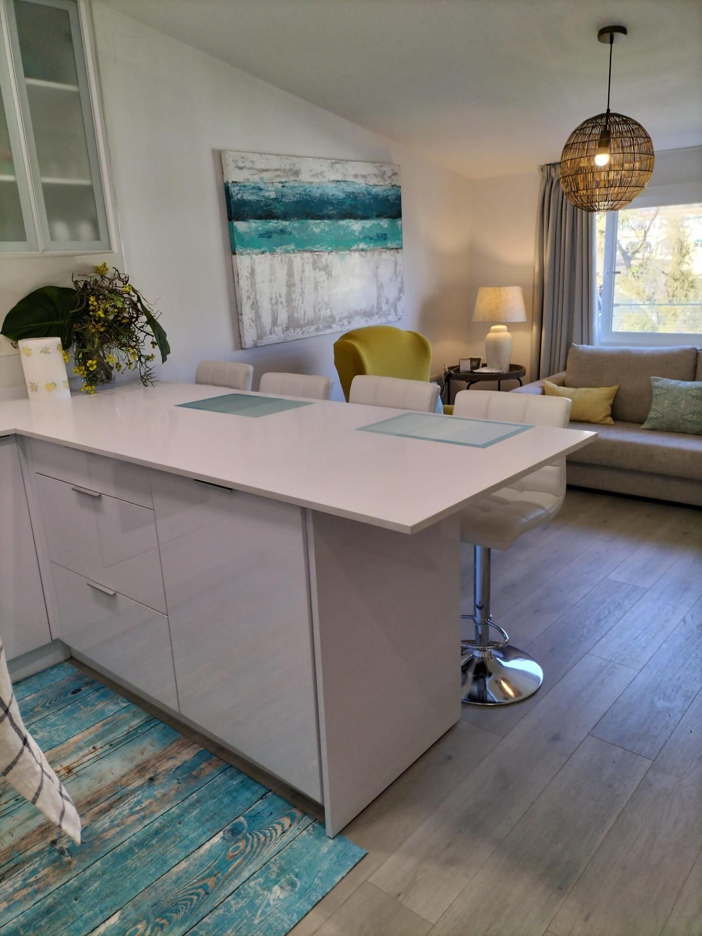 Cocina de Apartamento de alquiler en Torremolinos con Aire acondicionado y Piscina comunitaria