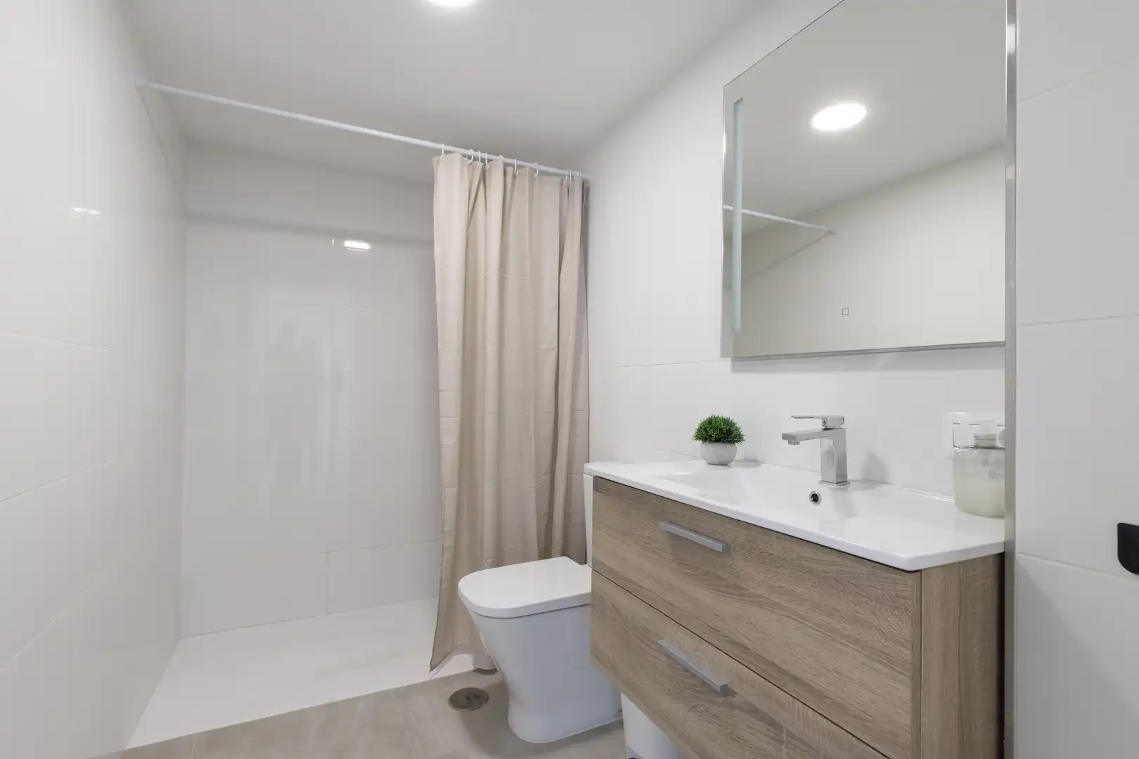 Badezimmer von Haus oder Chalet zum Verkauf in Los Realejos mit Privatgarten, Terrasse und Abstellraum