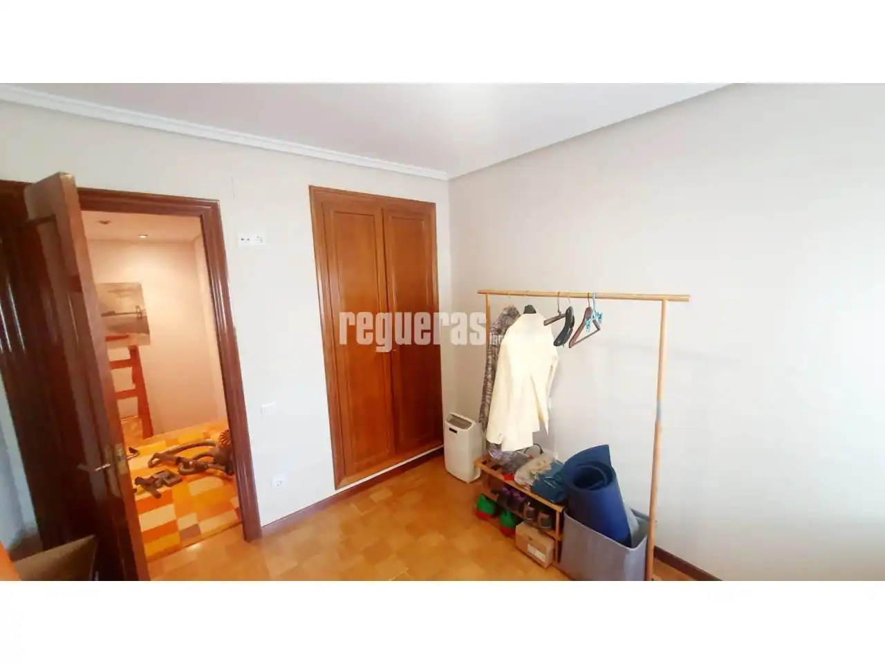 Habitación de Piso en venta en Avilés con Calefacción, Parquet y Terraza
