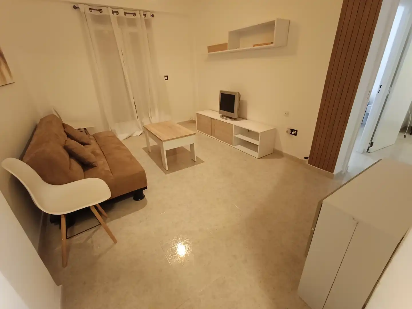 Sala d'estar de Pis de lloguer en Alicante / Alacant amb Jardí privat, Moblat i Rentadora