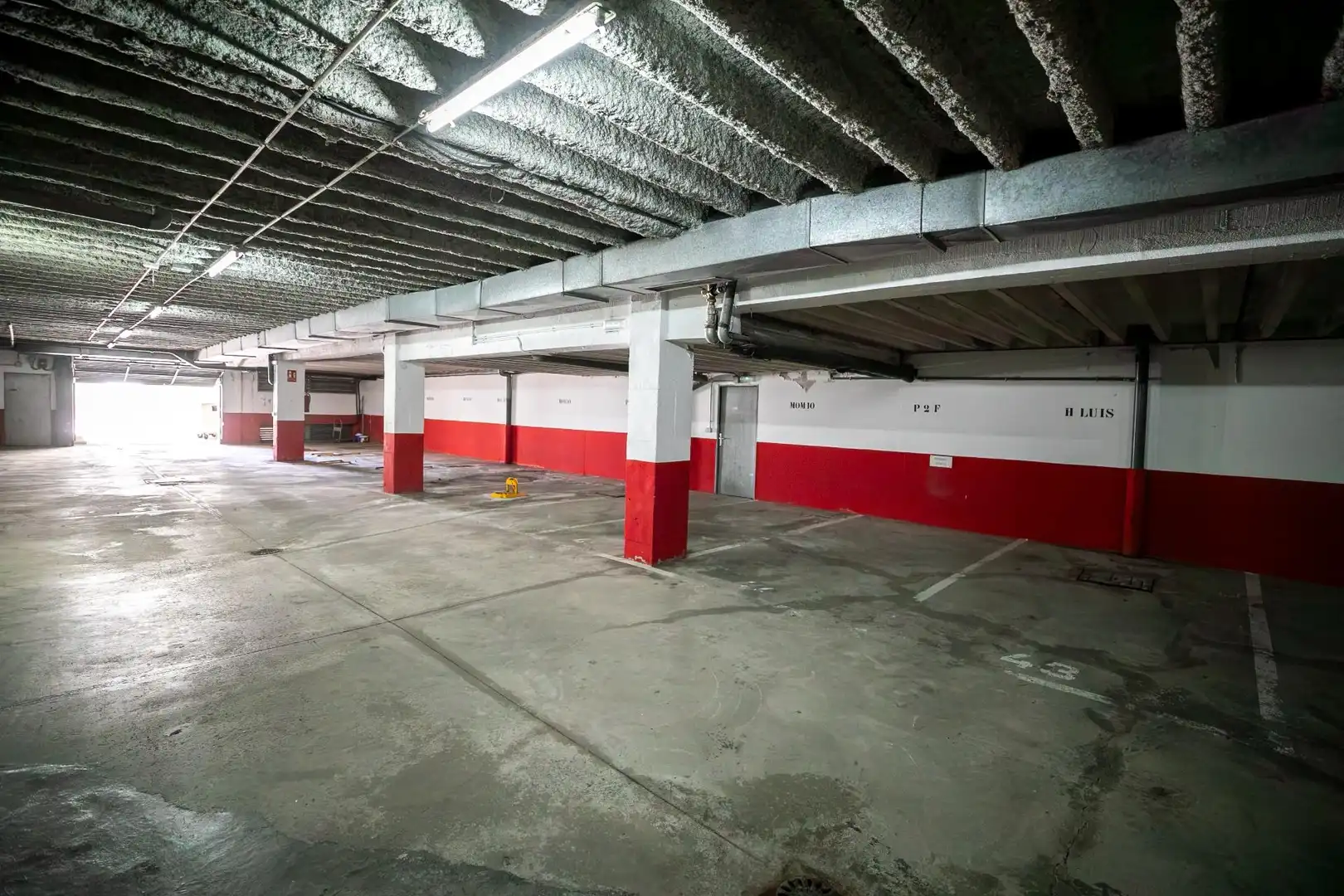 Parkplatz von Wohnung zum Verkauf in Aisa mit Heizung, Terrasse und Abstellraum
