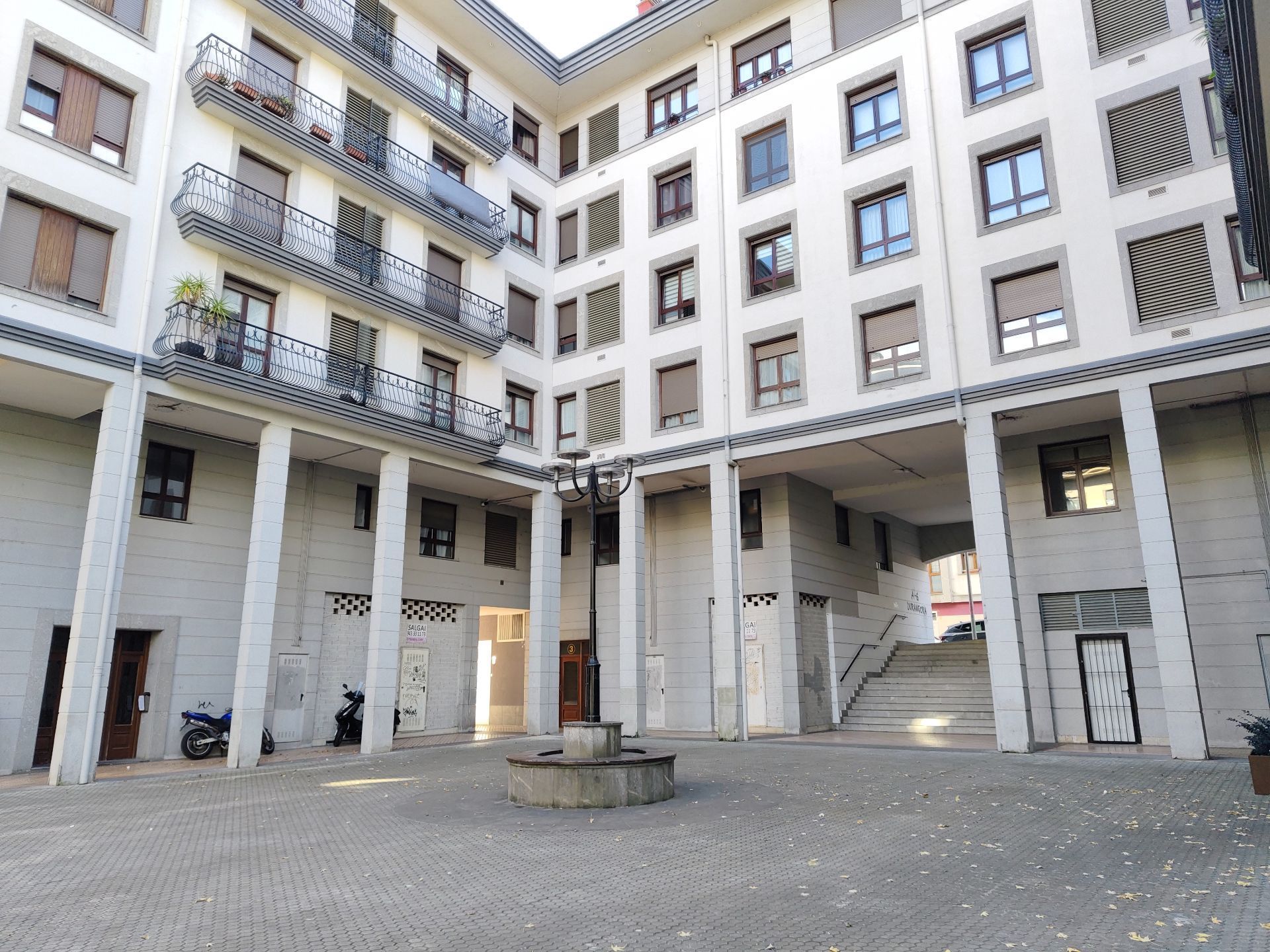 Vista exterior de Local en venda en Urnieta