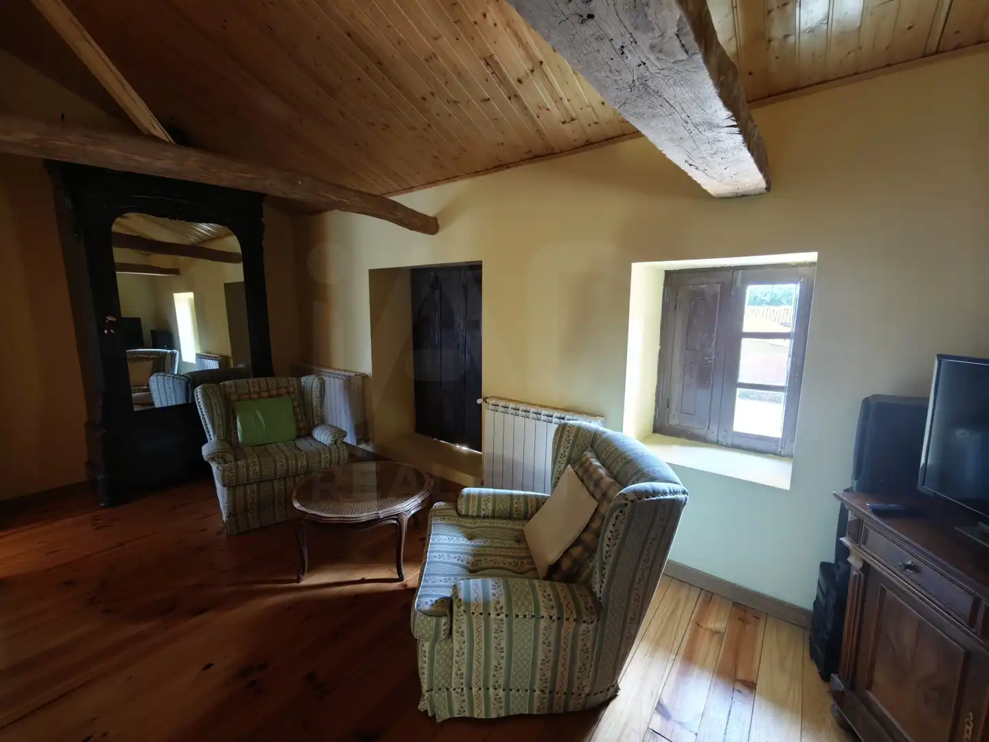 Sala d'estar de Finca rústica en venda en Matadeón de los Oteros amb Calefacció
