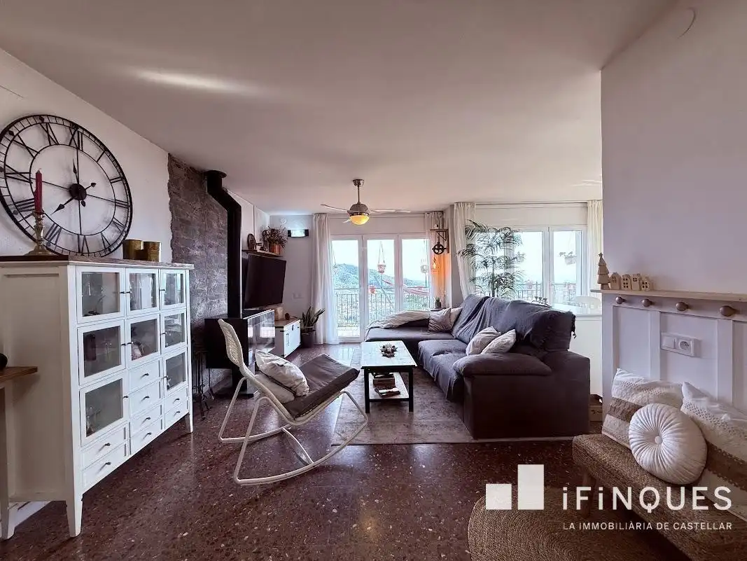 Living room of Houses for sale in Castellar del Vallès  with Air Conditioner, Private garden and Parquet flooring