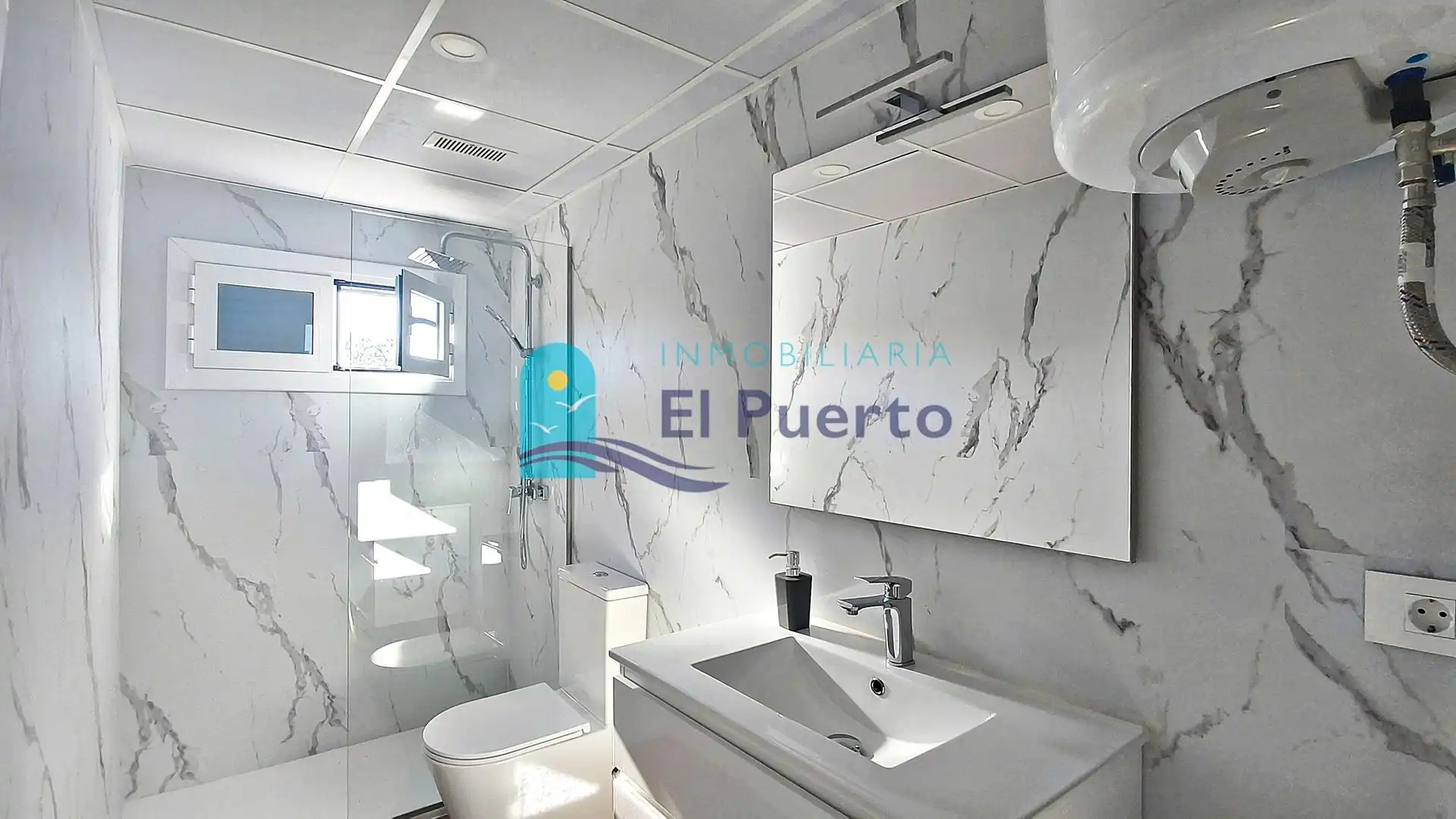 Bany de Apartament en venda en Mazarrón amb Terrassa, Alarma i Piscina comunitària