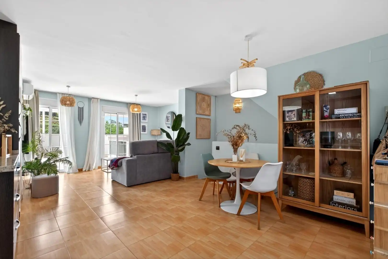 Sala de estar de Dúplex en venta en Alhaurín de la Torre con Aire acondicionado, Calefacción y Terraza