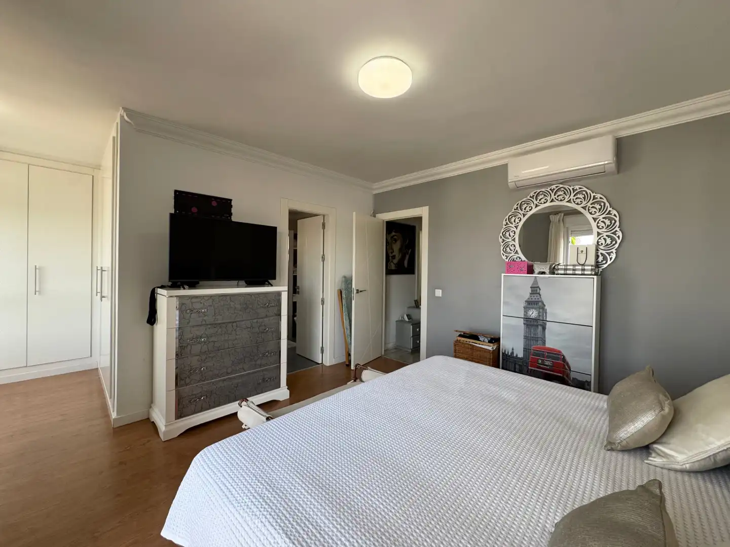Dormitori de Casa adosada en venda en Alhaurín de la Torre amb Aire condicionat, Jardí privat i Parquet