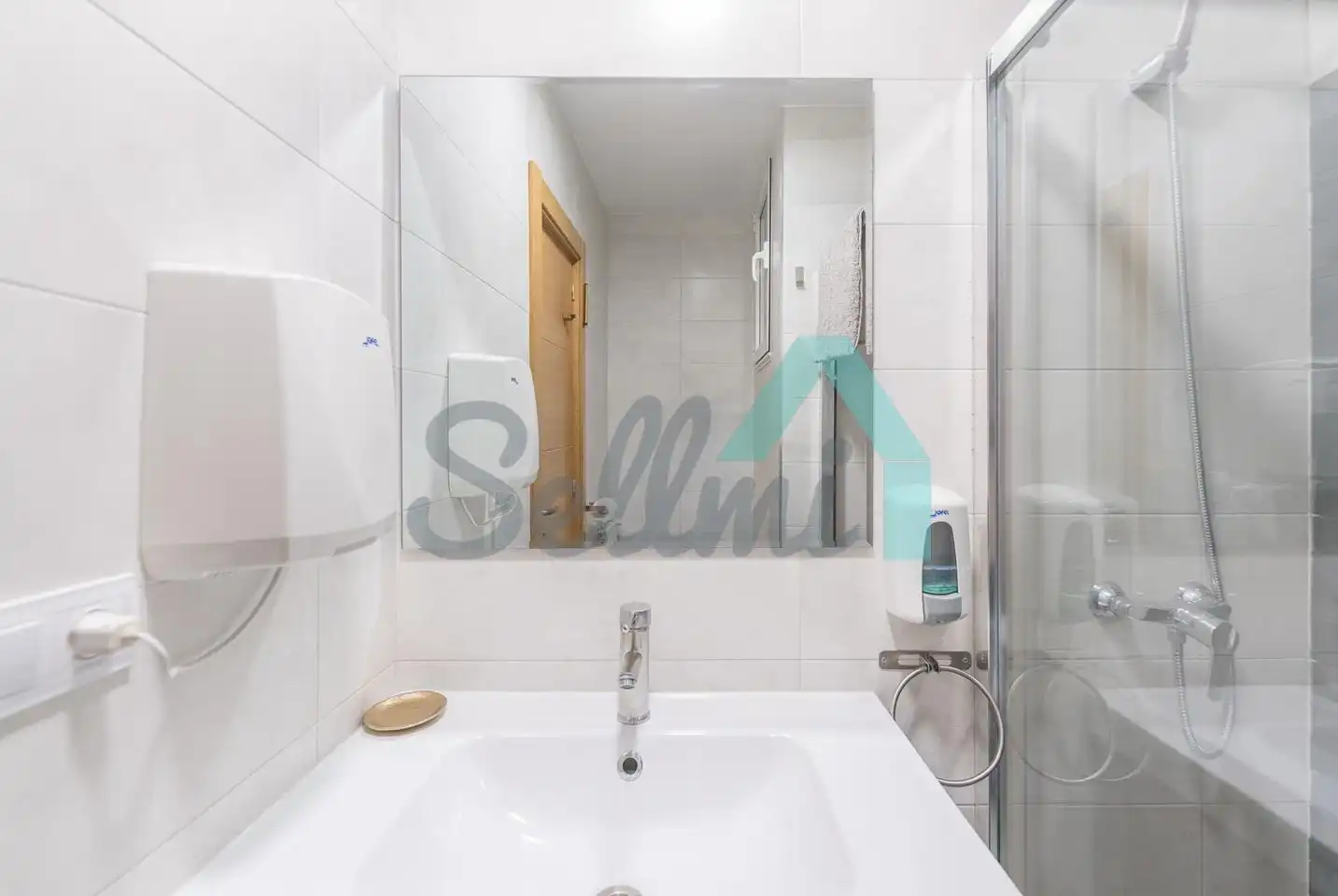 Baño de Piso de alquiler en Oviedo  con Calefacción, Terraza y Amueblado
