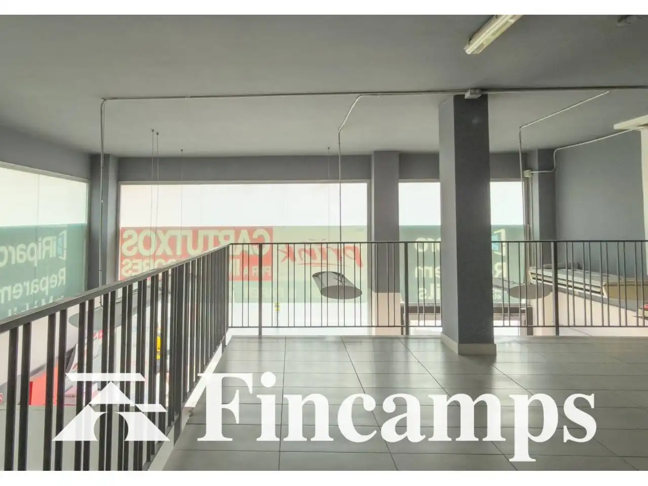 Terrasse von Geschaftsraum zur Miete in Sabadell mit Klimaanlage