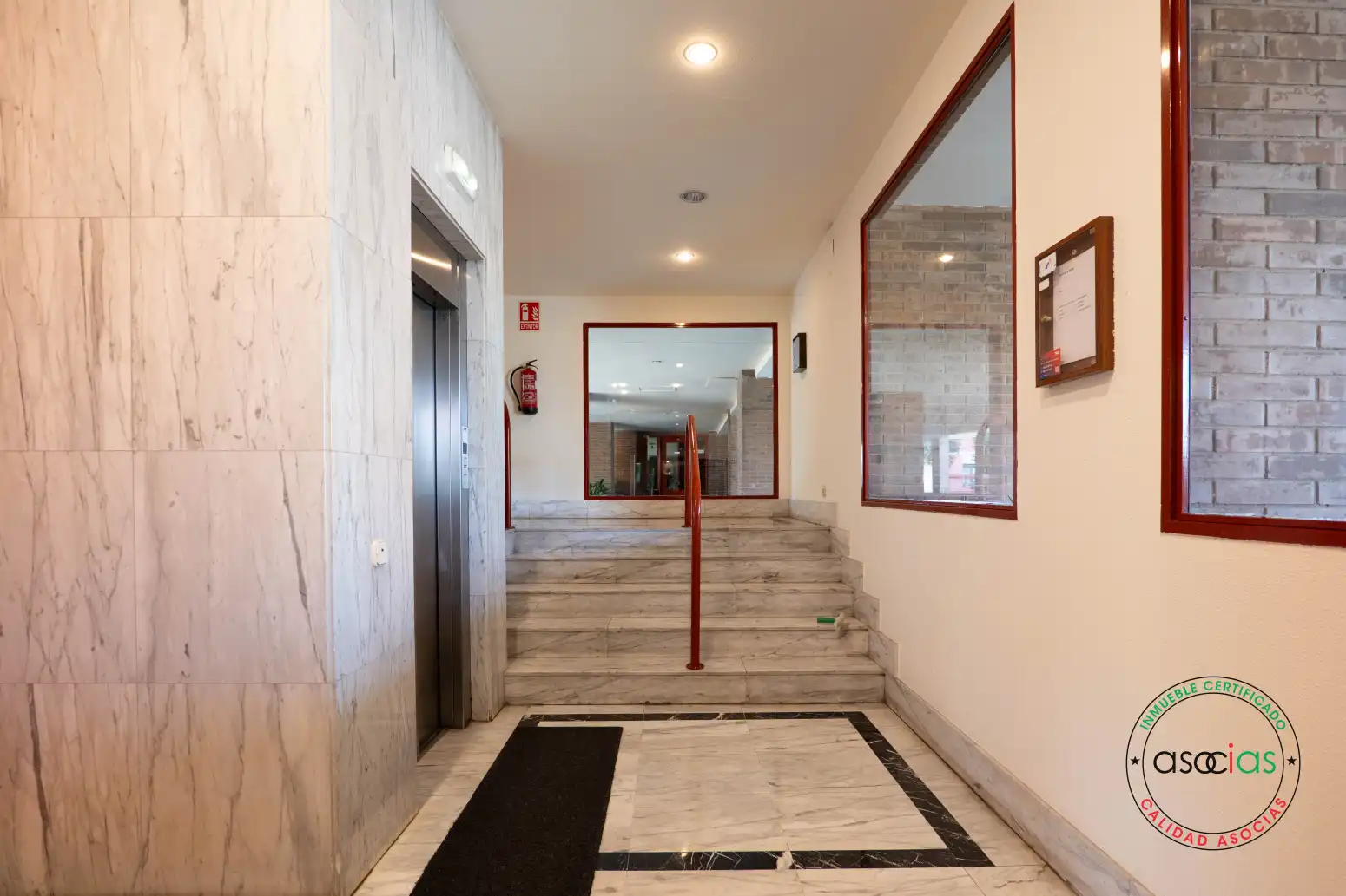 Pis en venda en Oviedo  amb Calefacció, Parquet i Terrassa