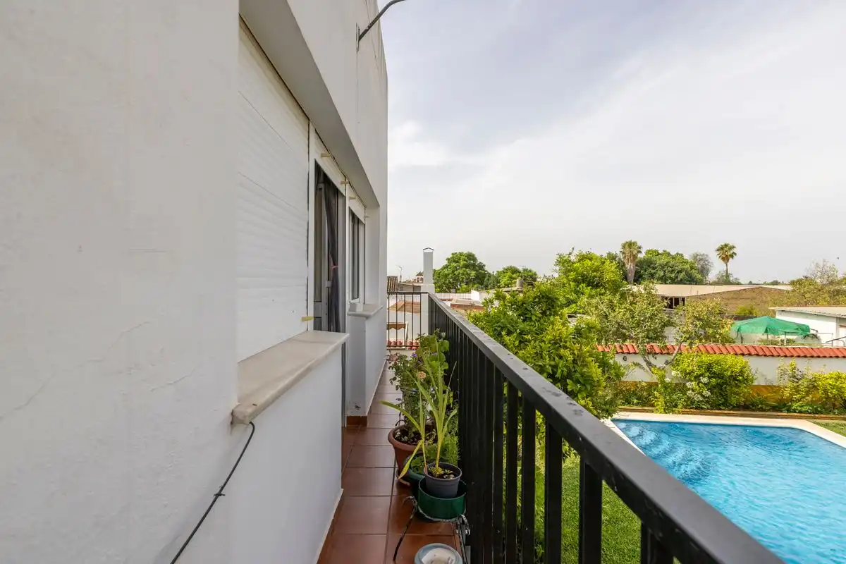 Terrasse von Maisonette zum Verkauf in Bollullos de la Mitación mit Heizung, Privatgarten und Abstellraum