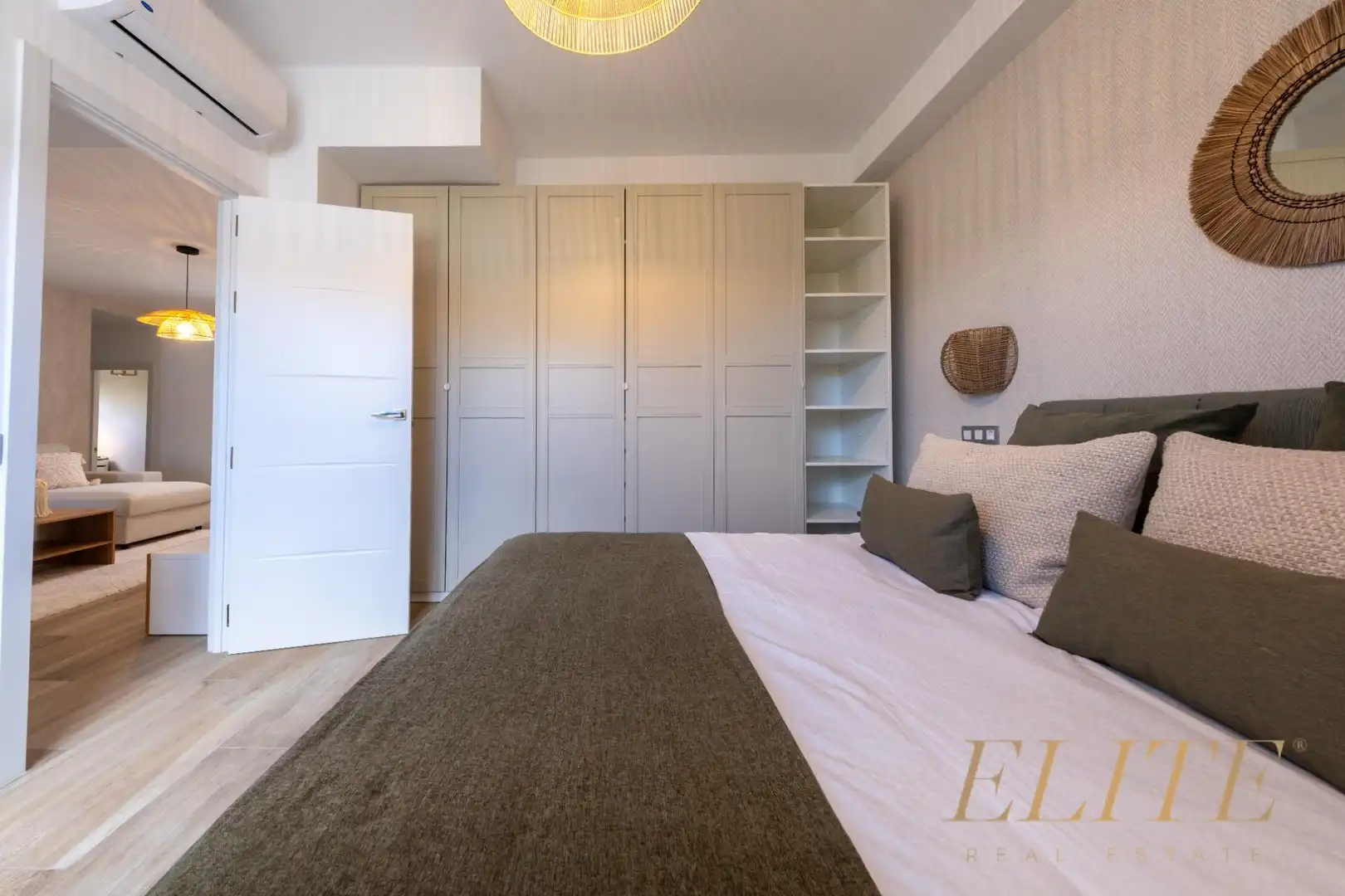Bedroom of Detached homes for sale in San Bartolomé de Tirajana  with Air Conditioner, Private garden and Terrace