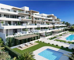 Vista exterior de Apartament en venda en Estepona amb Aire condicionat, Terrassa i Moblat