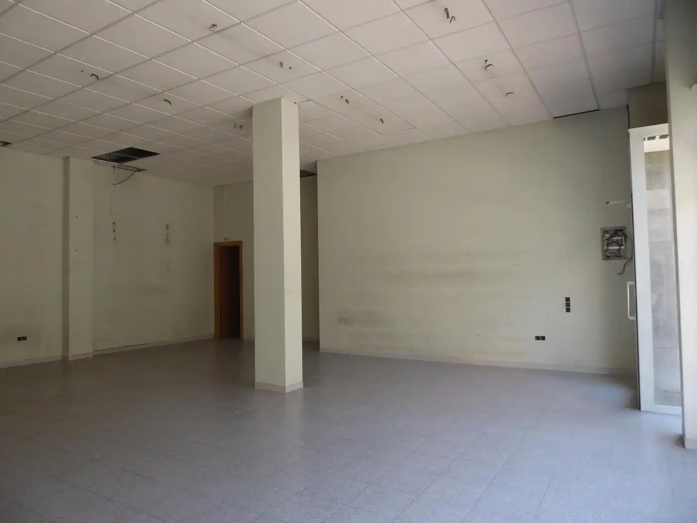 Local comercial en venda a de Catalunya 2, imagen 4
