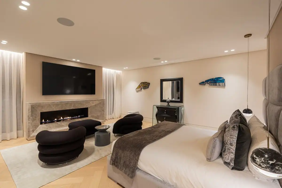 Sala d'estar de Casa o xalet en venda en Marbella amb Aire condicionat, Jardí privat i Terrassa