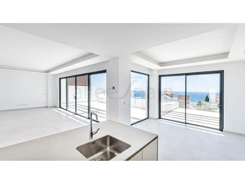 Cuina de Casa o xalet en venda en Benalmádena amb Aire condicionat, Jardí privat i Terrassa