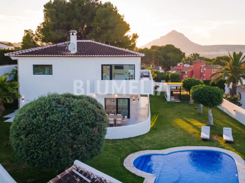 Vista exterior de Casa o chalet en venta en Jávea / Xàbia con Aire acondicionado y Calefacción