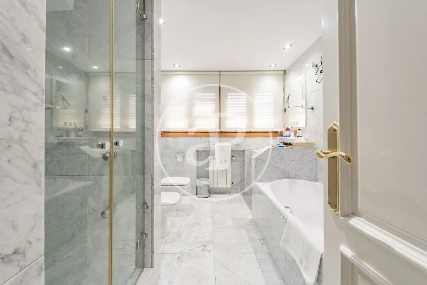 Bathroom of Houses for sale in Madrid  with Air Conditioner, Heating and Private garden
