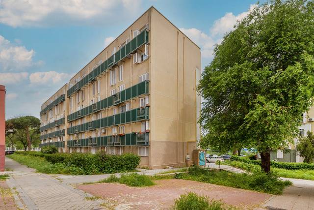 Piso en Venta en C/ Gallur en Los Cármenes