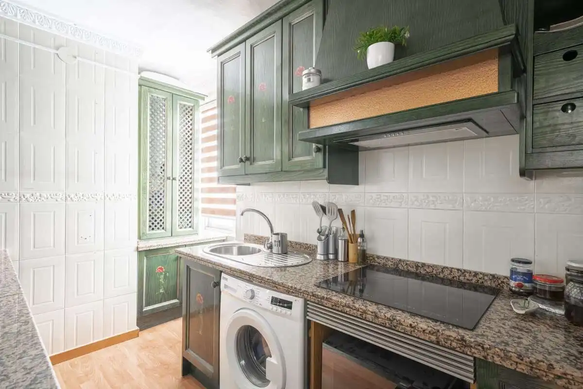 Cocina de Piso de alquiler en Granada con Aire acondicionado, Calefacción y Amueblado