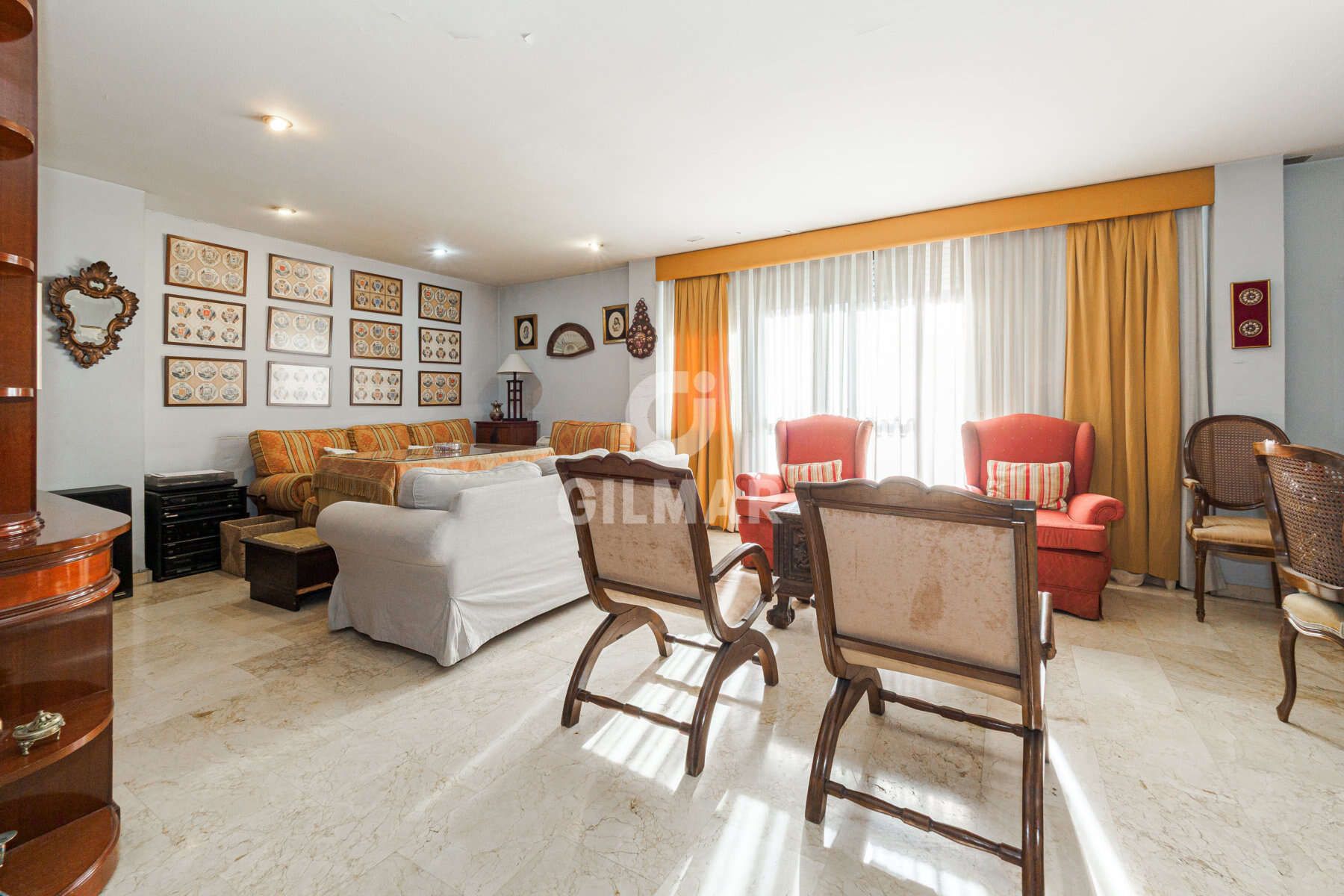 Living room of Flat for sale in  Sevilla Capital  with Heating, Private garden and Storage room