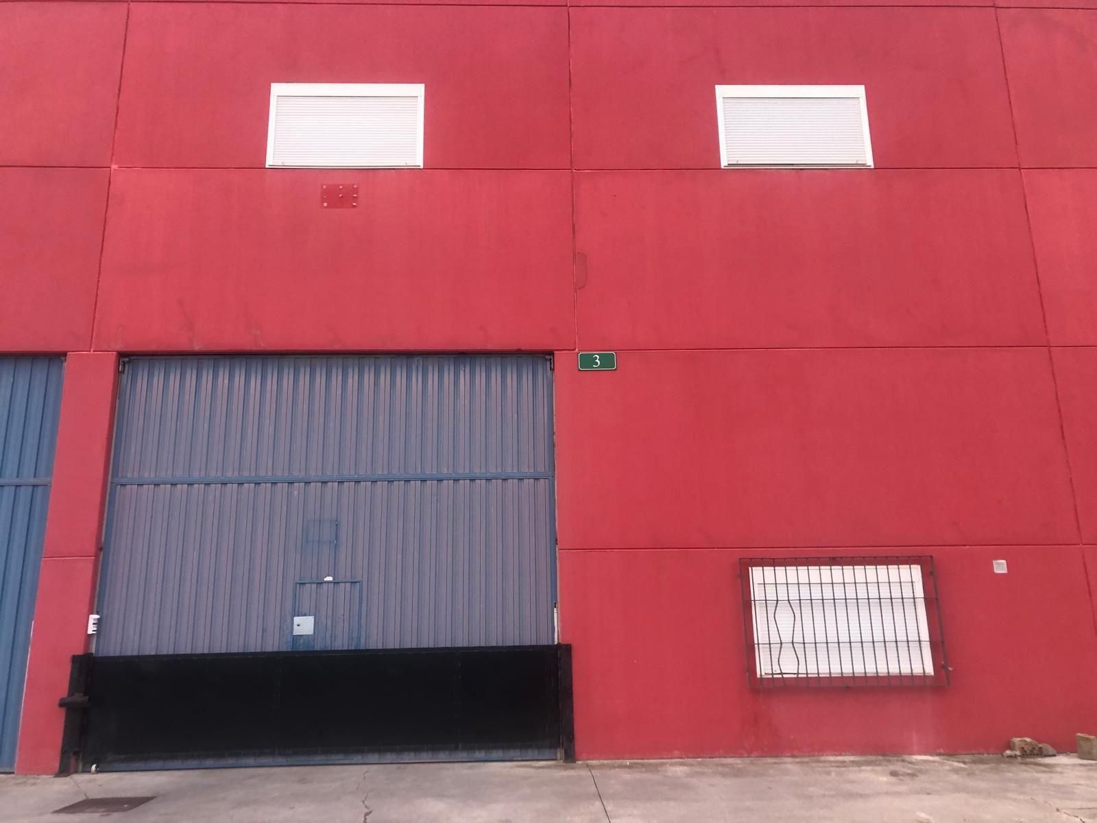 Vista exterior de Nau industrial en venda en Borox