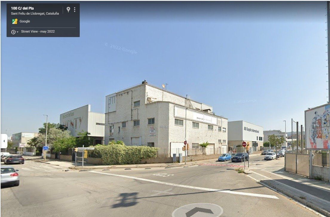 Vista exterior de Nau industrial en venda en Sant Feliu de Llobregat