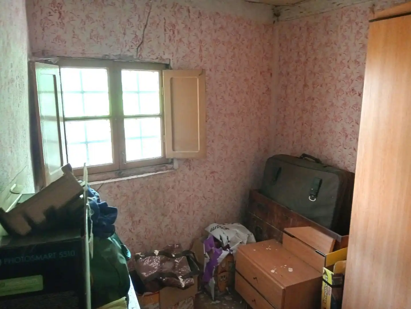 Houses for sale in Lena  with Storage room and Swimming Pool