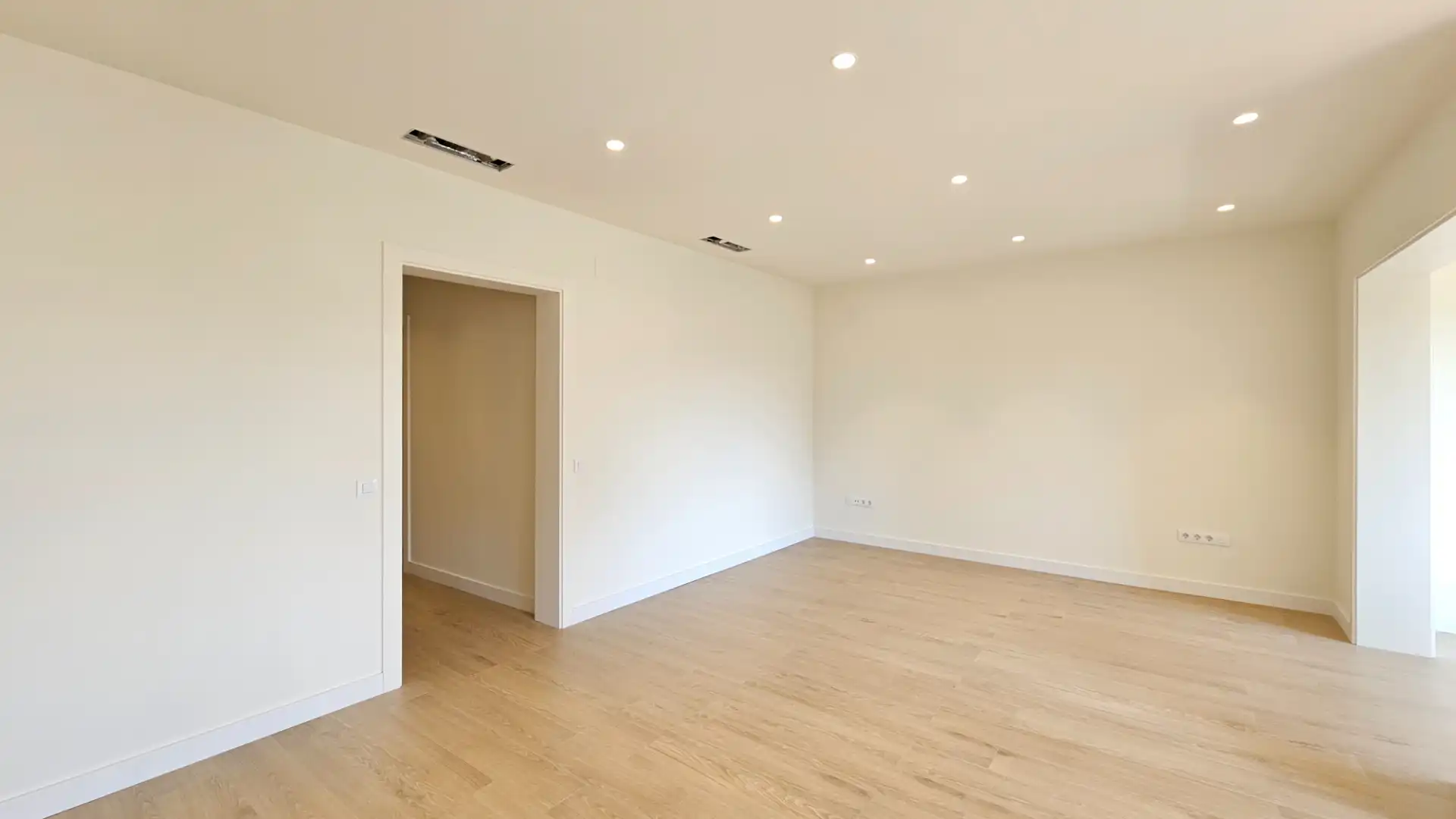 Büro zur Miete in Barcelona mit Klimaanlage, Heizung und Internet