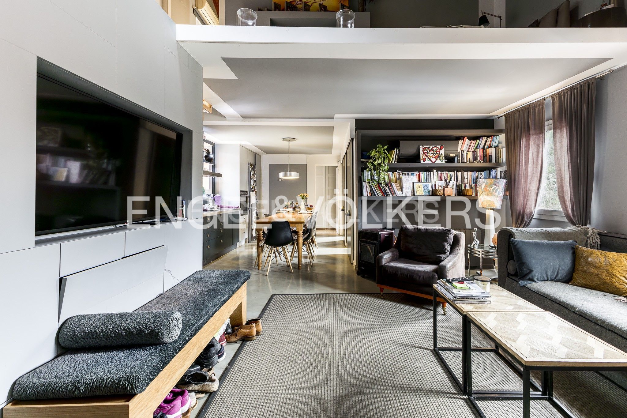 Living room of Houses for sale in  Barcelona Capital  with Air Conditioner, Heating and Private garden