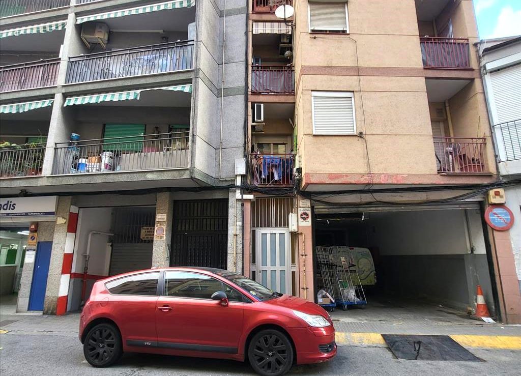Vista exterior de Apartamento en venta en Santa Coloma de Gramenet