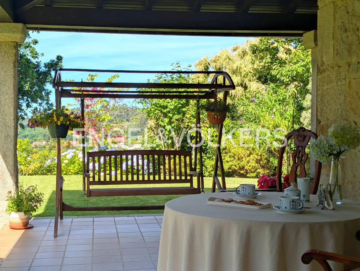 Terrassa de Casa o xalet en venda en Nigrán amb Calefacció, Jardí privat i Terrassa
