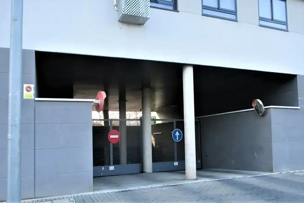 Parkplatz von Garage zum Verkauf in Alcalá de Henares