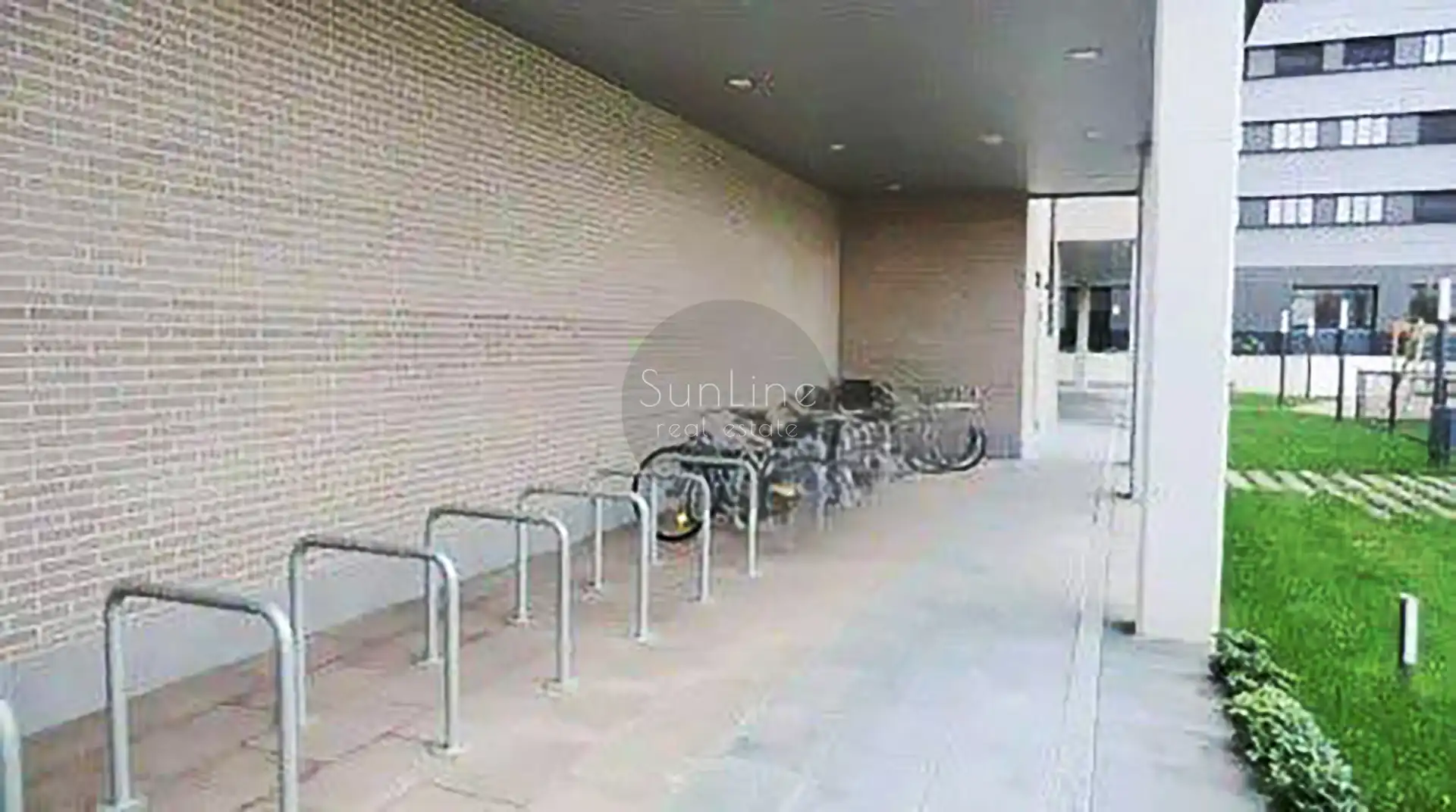 Parking of Flat for rent in Valencia  with Air Conditioner, Terrace and Furnished