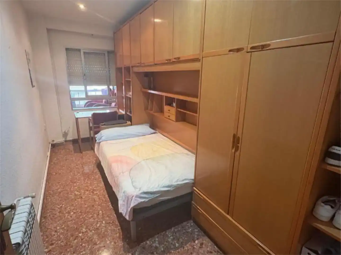 Schlafzimmer von Wohnung zur Miete in  Valencia Capital mit Klimaanlage und Balkon