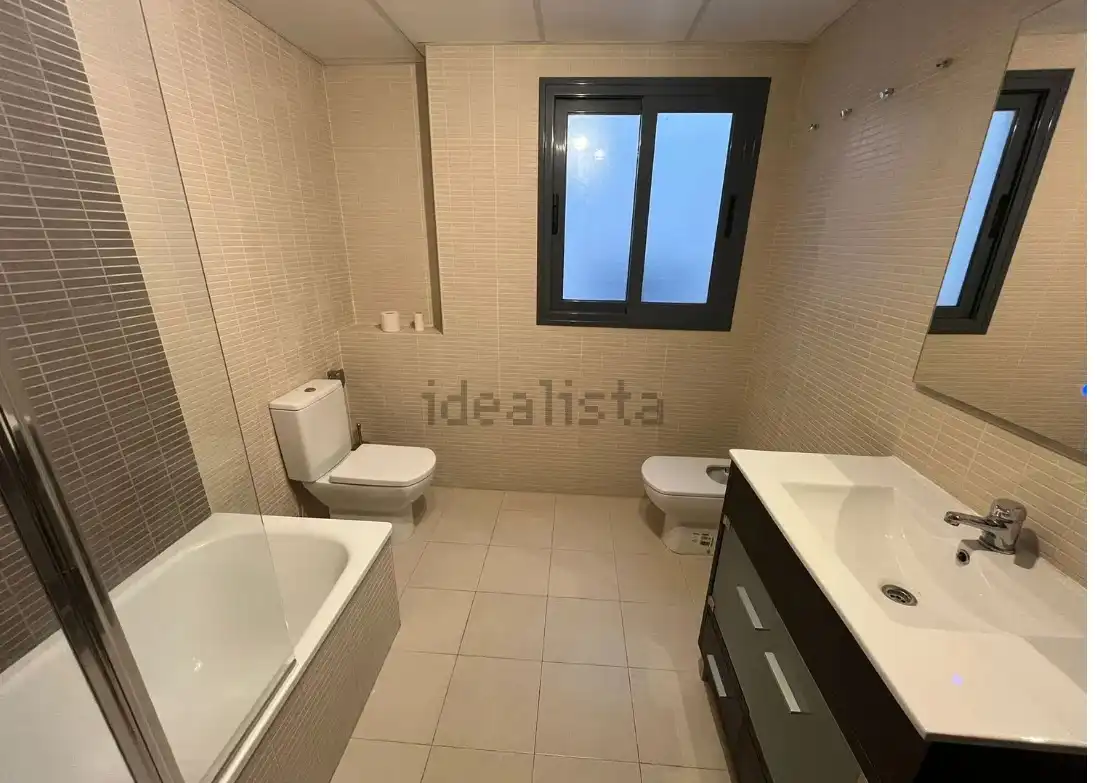 Baño de Piso en venta en Burjassot con Aire acondicionado, Calefacción y Terraza
