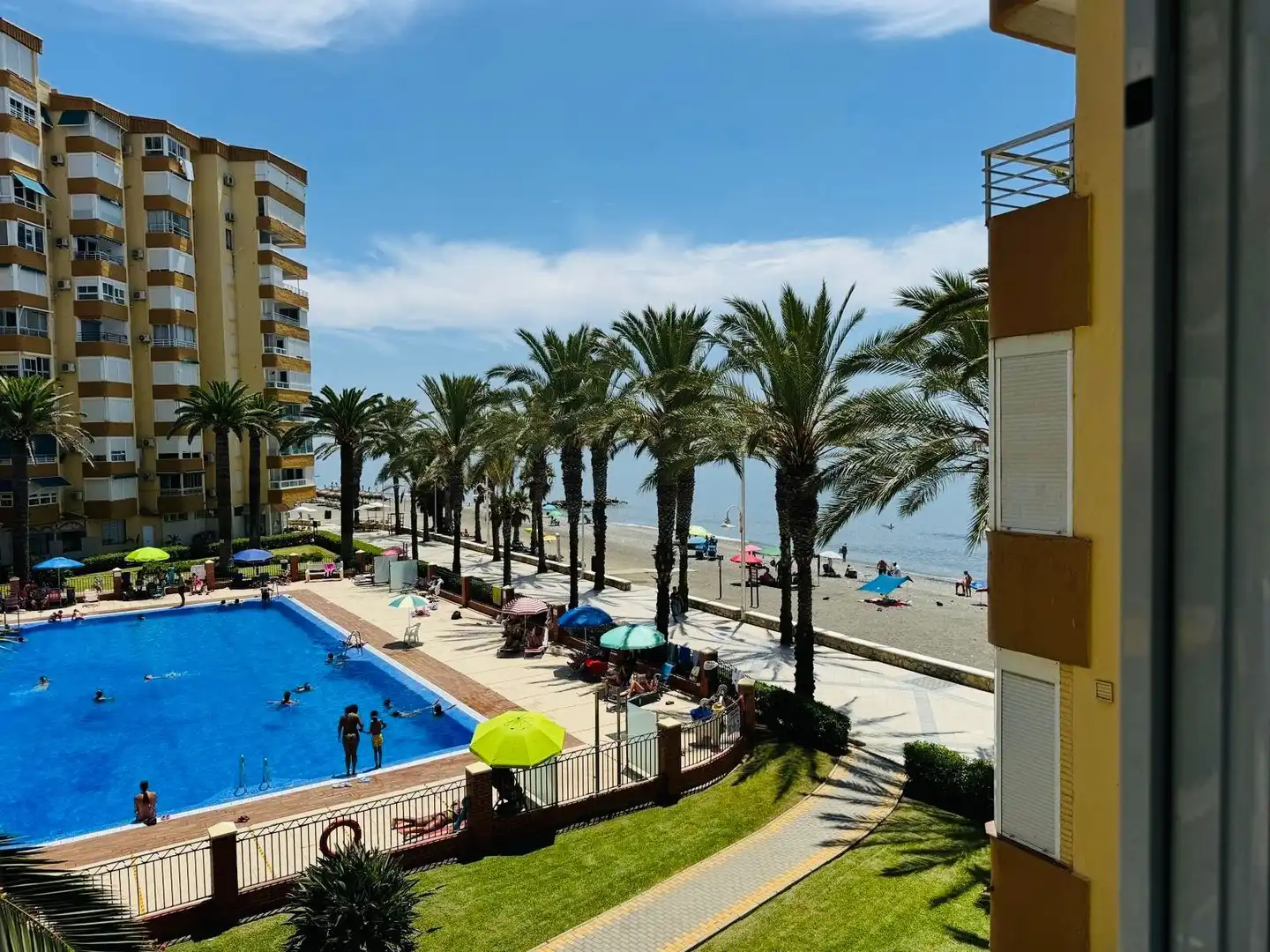 Piscina de Pis en venda en Algarrobo amb Piscina comunitària