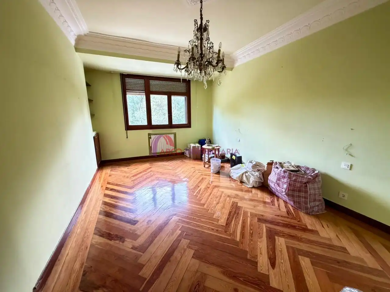 Sala d'estar de Pis en venda en Burgos amb Calefacció, Terrassa i Traster