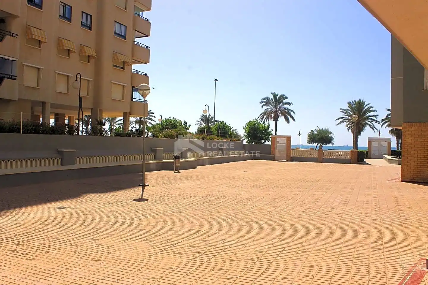 Vista exterior de Apartamento de alquiler en Benicasim / Benicàssim con Terraza, Piscina y Piscina comunitaria