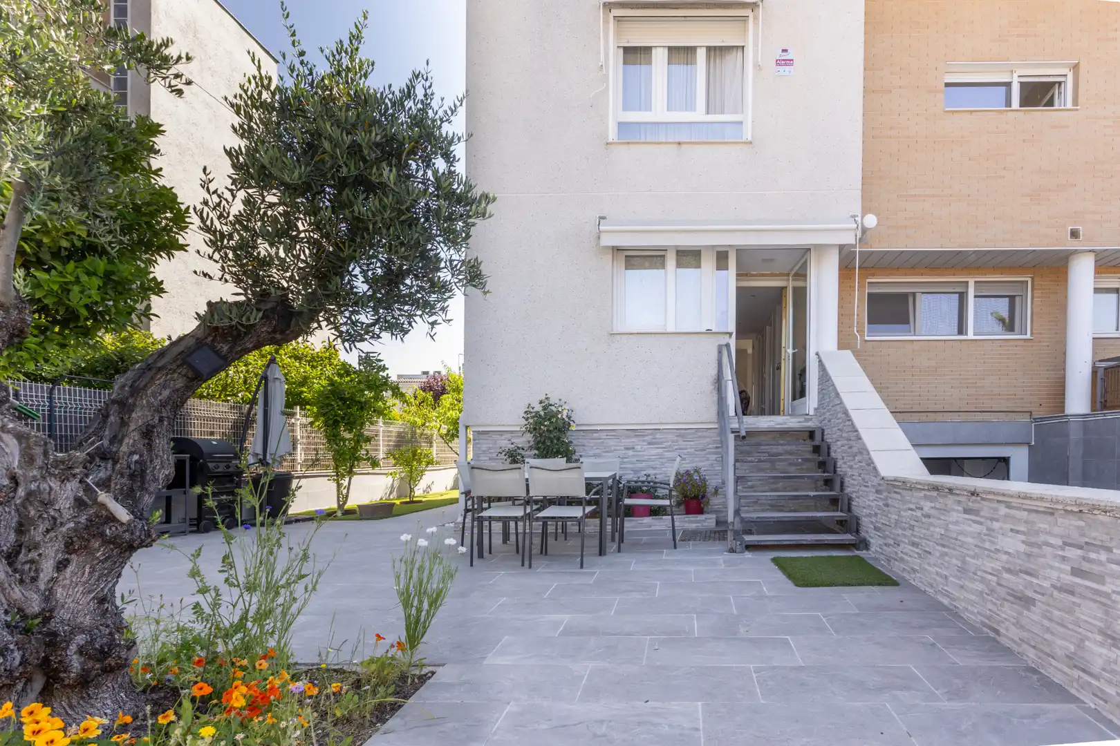 Exterior view of Houses for sale in Villanueva de la Cañada  with Air Conditioner, Heating and Private garden